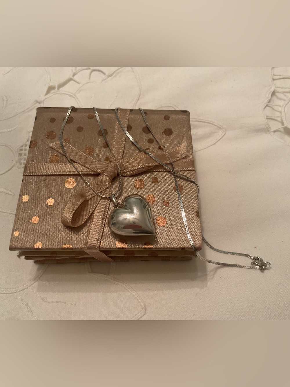 VINTAGE 925 STERLING SILVER TWO-SIDED PUFFED HEART WITH 24” 925 ITALY CHAIN - Picture 10 of 11